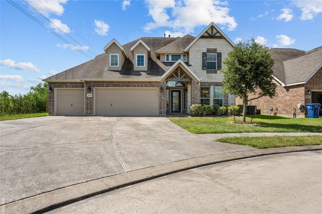  4822 Bay Vista Dr, Baytown, TX 77523