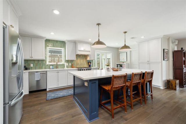  2339 Brookmere Dr, Houston, TX 77008