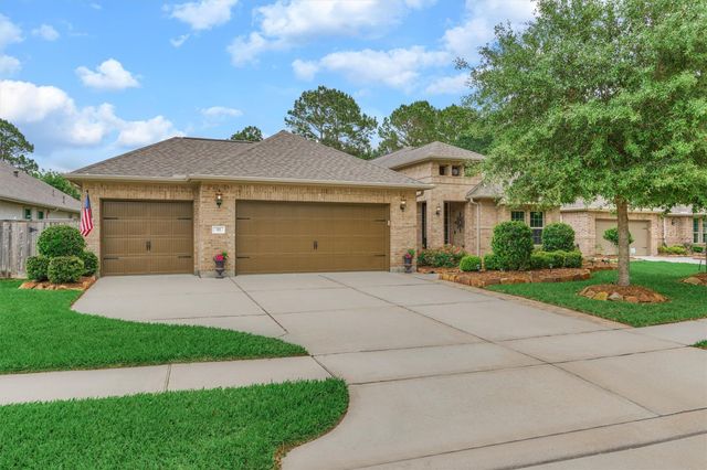  11 S Sandbells Park Ln, Montgomery, TX 77316