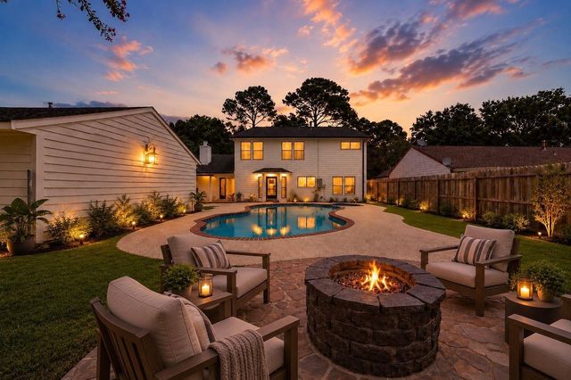  16011 Pinyon Creek Dr, Houston, TX 77095