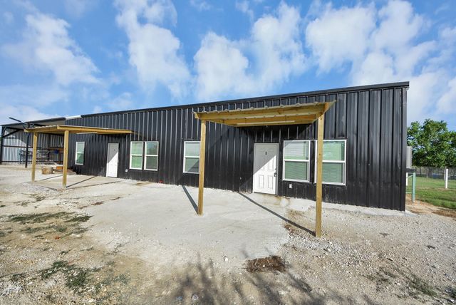 2796-B Harrison, Sealy, TX, 77474