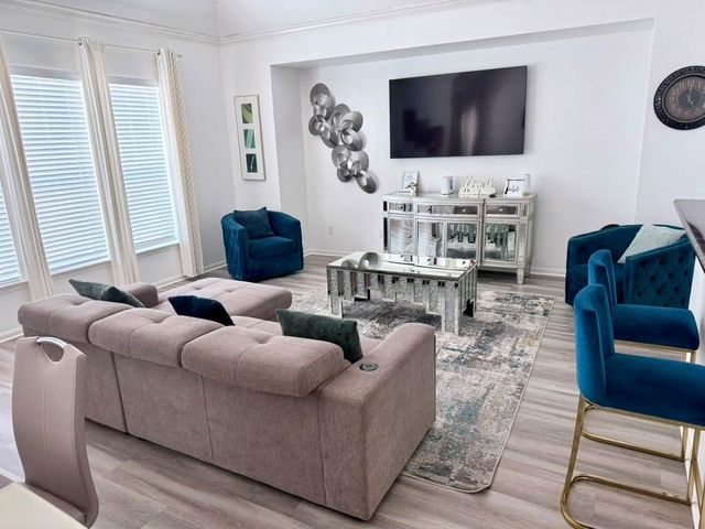 2932 Baer, Houston, TX, 77020