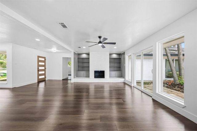  5446 Loch Lomond Dr, Houston, TX 77096