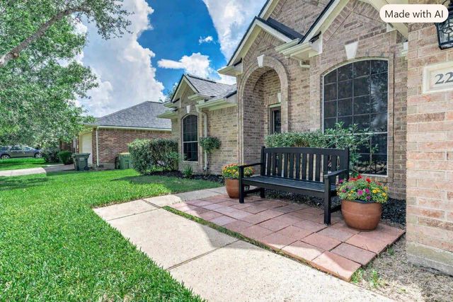  2215 Manchester Ln, Pearland, TX 77581