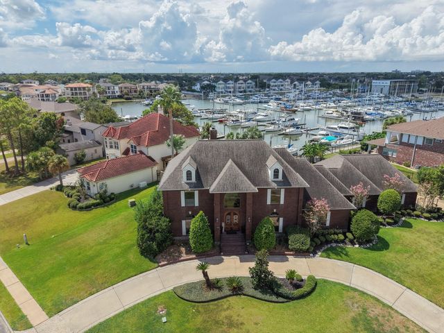 2207 Twin Oaks, Kemah, TX, 77565