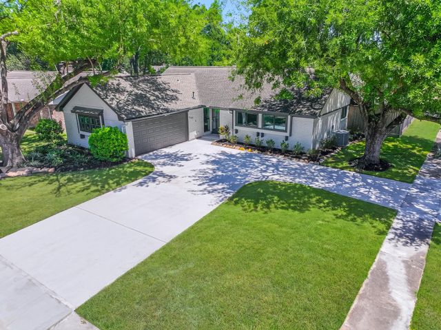 5302 Arbor Vitae, Houston TX 77092