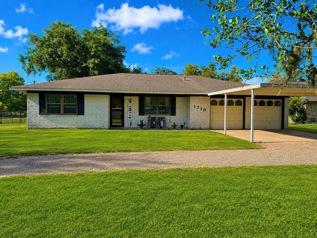  1710 North Rd, Lake Jackson, TX 77566