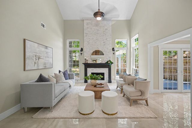  98 Breezy Point Pl, The Woodlands, TX 77381