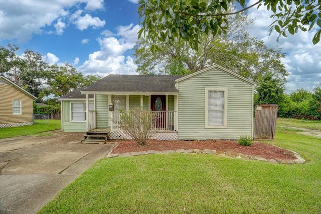 126 Huisache, Lake Jackson, TX, 77566