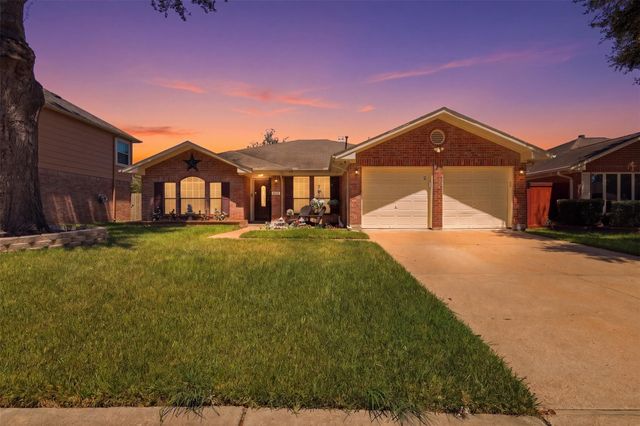  8227 Squires Place Dr, Houston, TX 77083