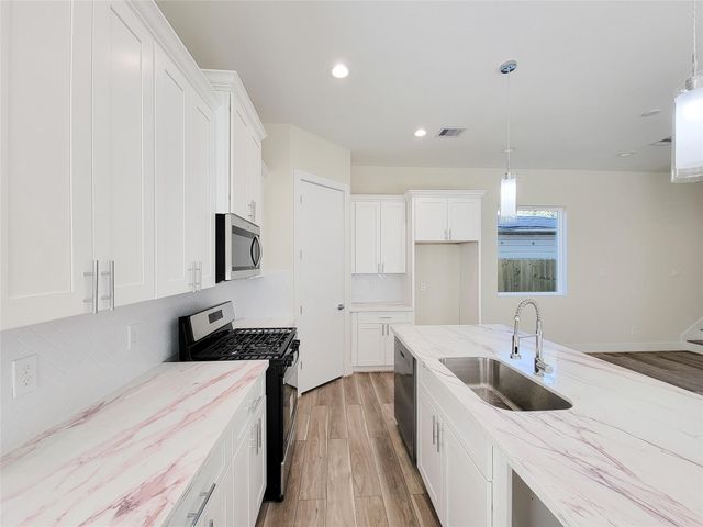 5931 Beall, Houston, TX, 77091