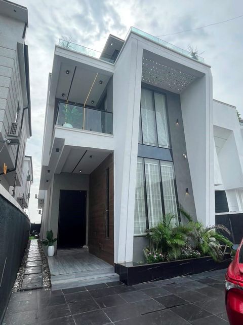 36 LPC Akuechei Street, Lekki, Ajah