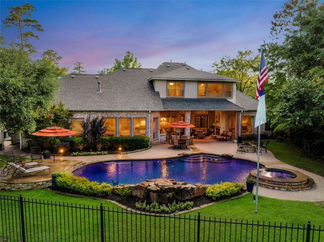  70 W Ambassador Bnd, The Woodlands, TX 77382