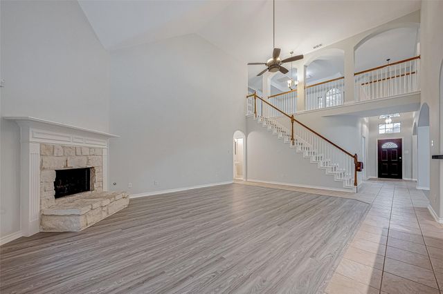  10327 Sablebrook Ln, Houston, TX 77095