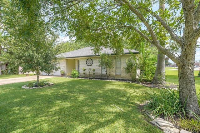 207 Brigadoon, Friendswood, TX, 77546