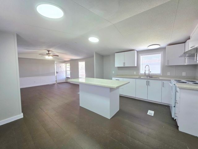 312 Paddock, Willis, TX, 77378