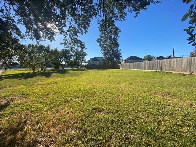 7552 Main, Houston, TX, 77030