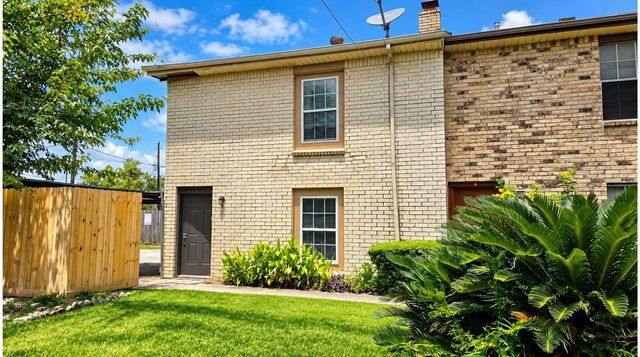  1403 Blalock Rd #5, Houston, TX 77055