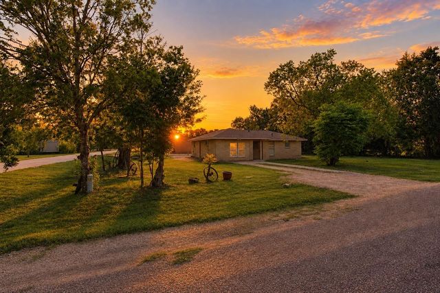 3811 Cedar, Damon, TX, 77430