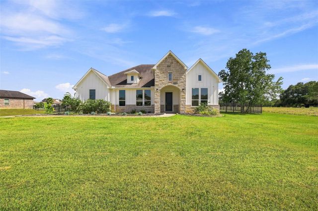  203 Cavalry Trail Dr, Rosharon, TX 77583