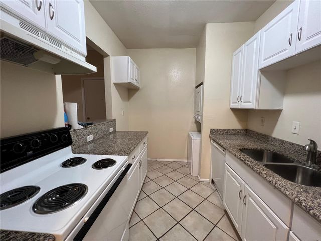9707 Richmond, Houston, TX, 77042