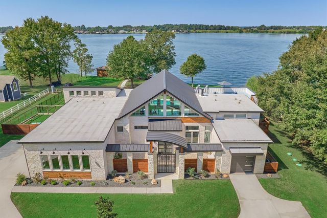  9228 Lake Conroe Dr, Conroe, TX 77304