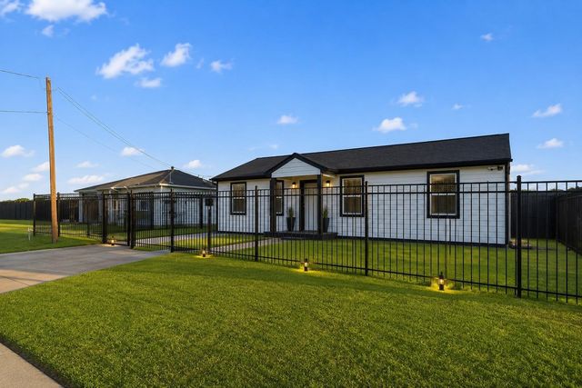 5233 Higgins, Houston, TX, 77033
