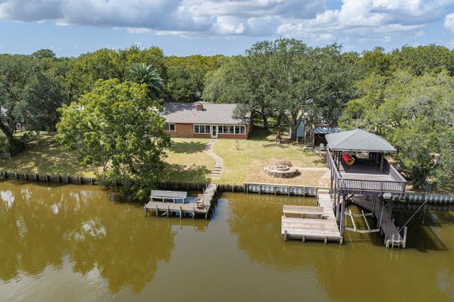  4611 Rio Dr, Brazoria, TX 77422