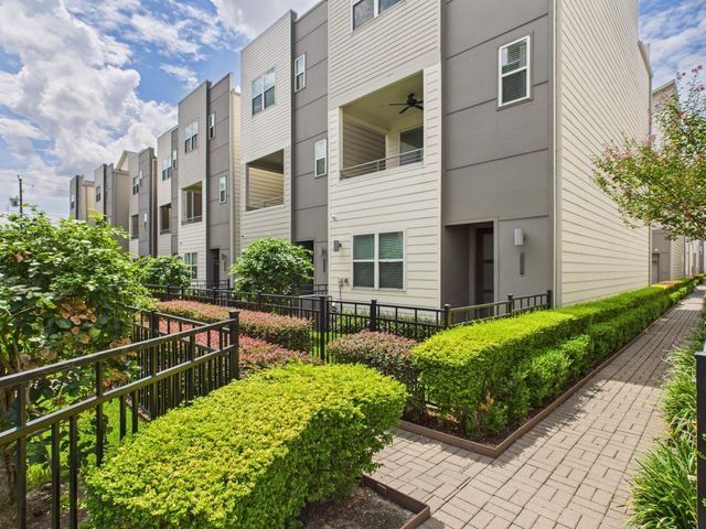 2761 Clinton, Houston, TX, 77020