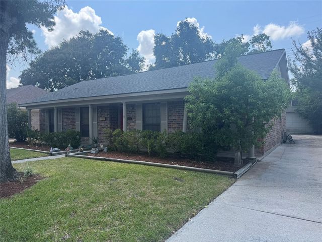 8515 Twin Hills, Houston, TX, 77071