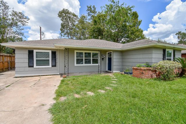 7406 Schiller, Houston, TX, 77055