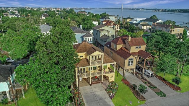 150 Rosewood, Clear Lake Shores, TX, 77565