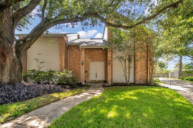  11407 Long Pine Dr, Houston, TX 77077