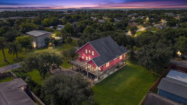 746 12th, Dickinson, TX, 77539