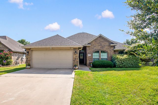 205 Poppy, Lake Jackson TX 77566