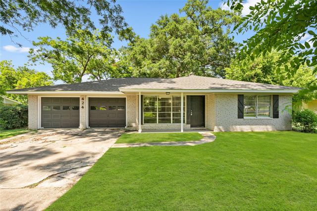 424 Southern Oaks, Lake Jackson TX 77566