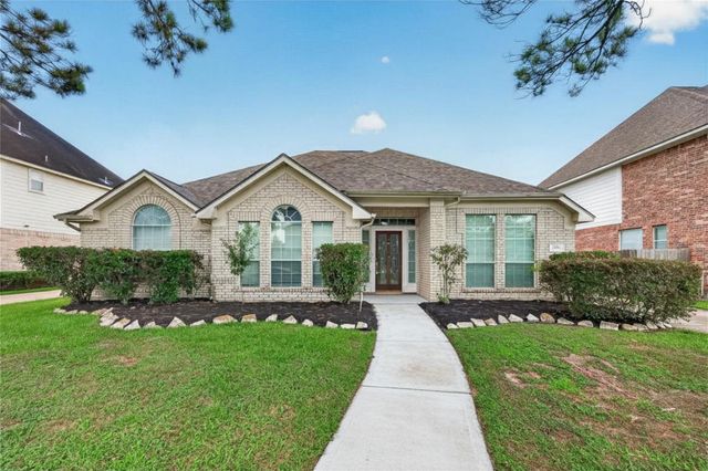  2726 Martinec Dr, Pearland, TX 77584