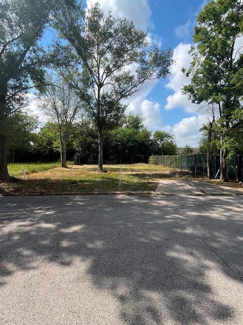 4305 Lafayette, Bellaire, TX, 77401