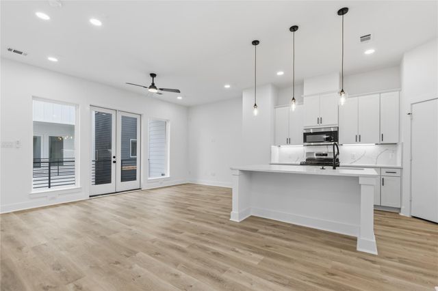 812 Elkhart, Houston, TX, 77091