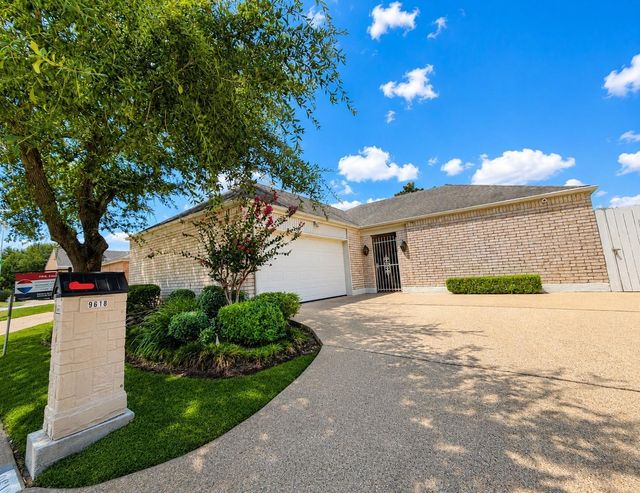  9618 S Caraway Ln, Houston, TX 77036