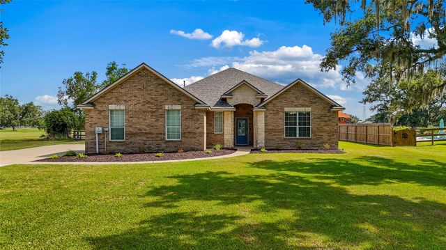 1132 Quarter Horse, Angleton, TX, 77515