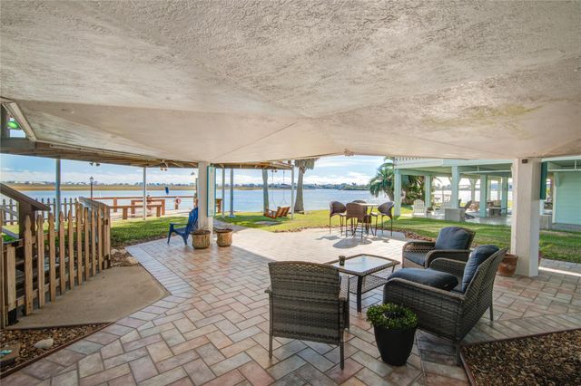83 Dolphin, Freeport, TX, 77541
