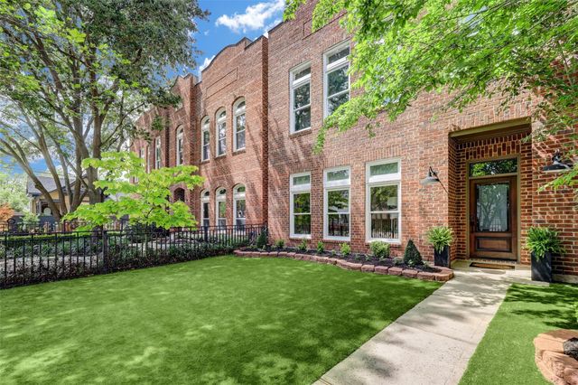 517 11th, Houston, TX, 77008
