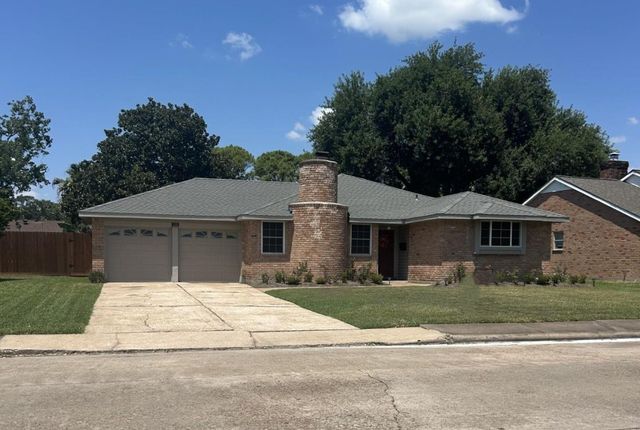  1115 Reseda Dr, Houston, TX 77062