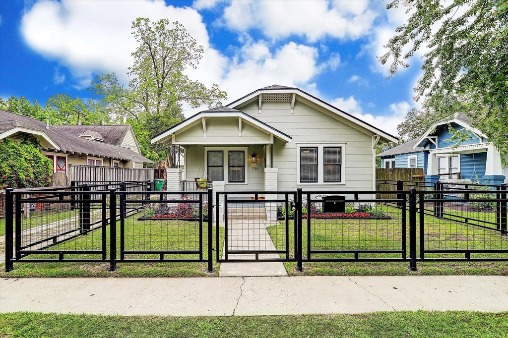 1136 Dunbar St, Houston, TX 77009 cover photo. Doors Open Tour advertisement.
