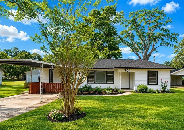 704 Alice, Sweeny, TX, 77480