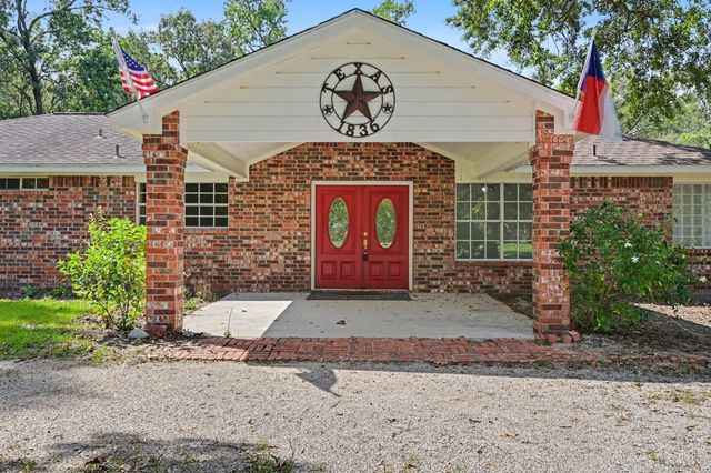  10690 Tanyard Rd, Willis, TX 77378