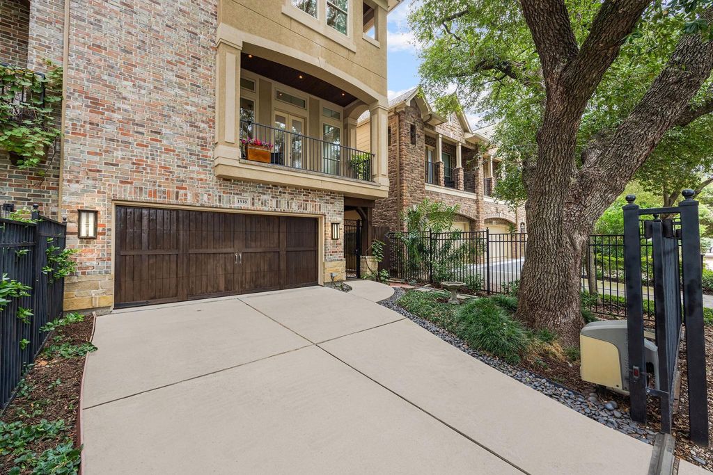 1518 W Clay St, Houston, TX 77019 cover photo. Doors Open Tour advertisement.