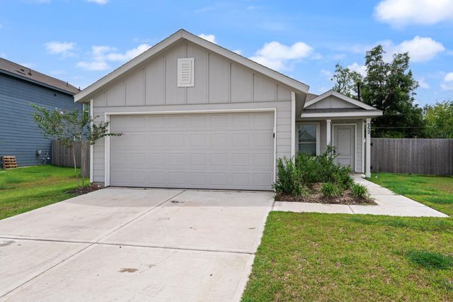  252 Houston Ave, Angleton, TX 77515