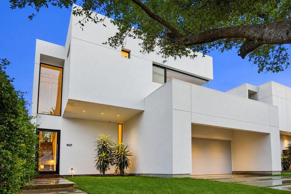 1527 Indiana St, Houston, TX 77006 cover photo. Doors Open Tour advertisement.